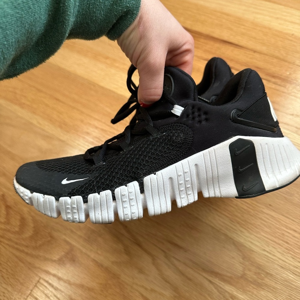 7.5 Black Womens Metcon 5’s